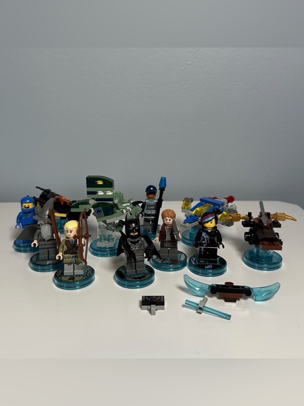 Lego Dimensions Lot Of 11 Figures Batman LOTR Jurassic & Accessories